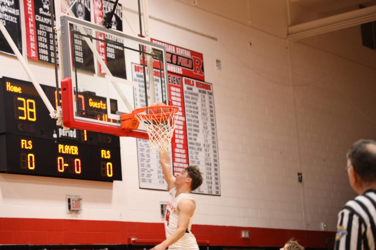 Pictures from Boys Basketball InterSquad